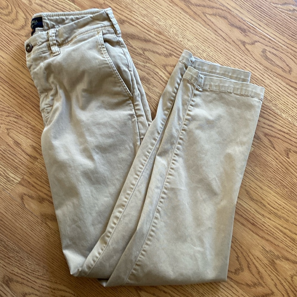 American eagle men’s extreme flex khakis size 28x32